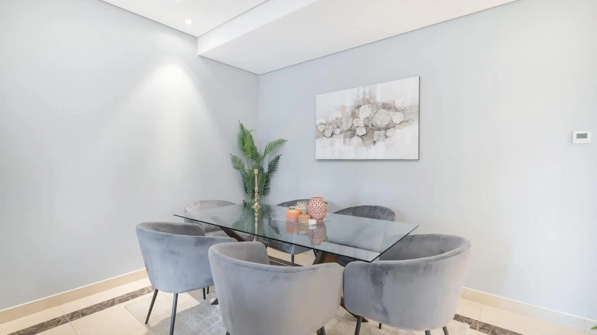 Absolutely Stunning 3 Bedroom Apartment In Downtown Dubai 0*,