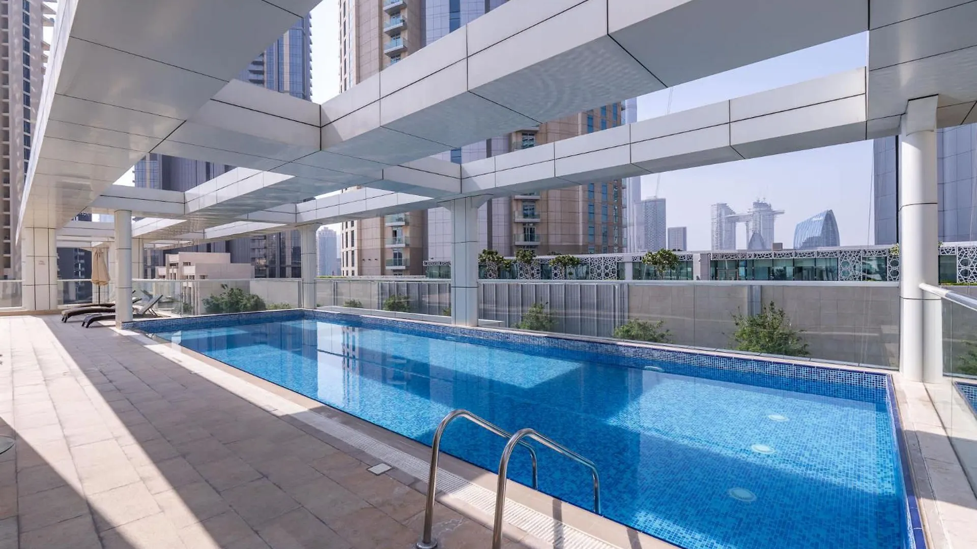 Absolutely Stunning 3 Bedroom Apartment In Downtown Dubai 0*,  Förenade Arabemiraten