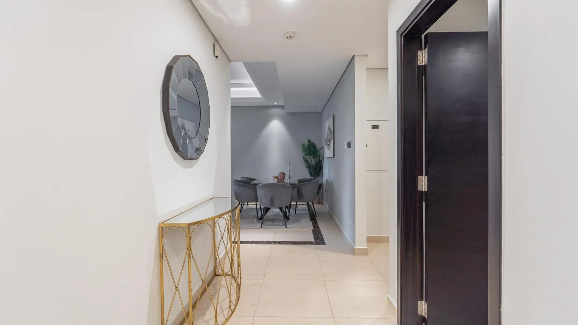 Absolutely Stunning 3 Bedroom Apartment In Downtown Dubai