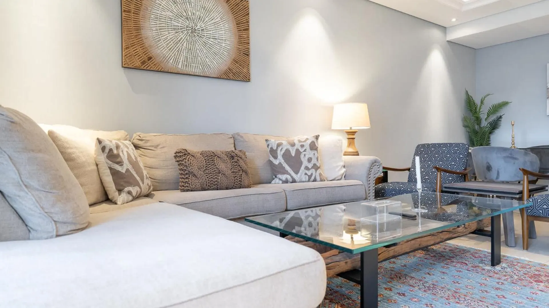 Absolutely Stunning 3 Bedroom Apartment In Downtown Dubai 0*,