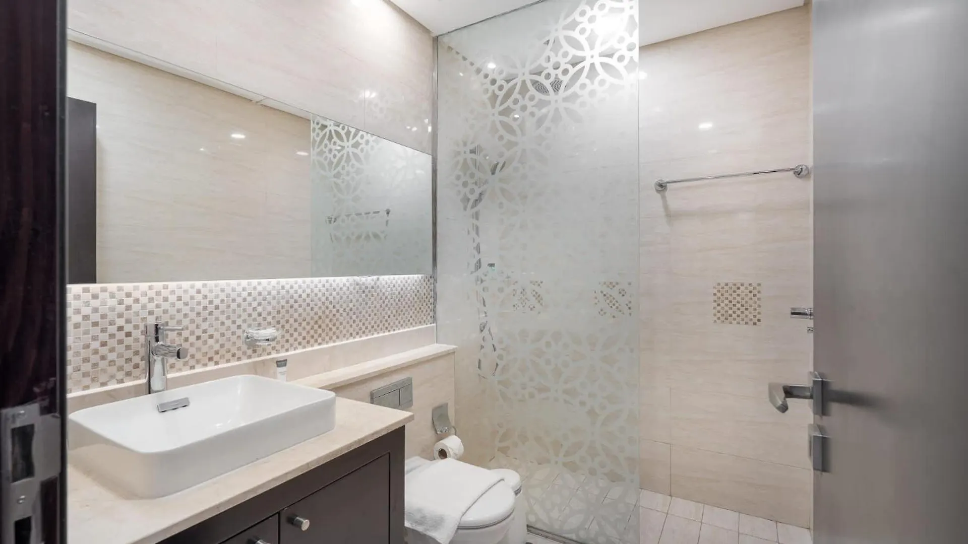 Absolutely Stunning 3 Bedroom Apartment In Downtown Dubai