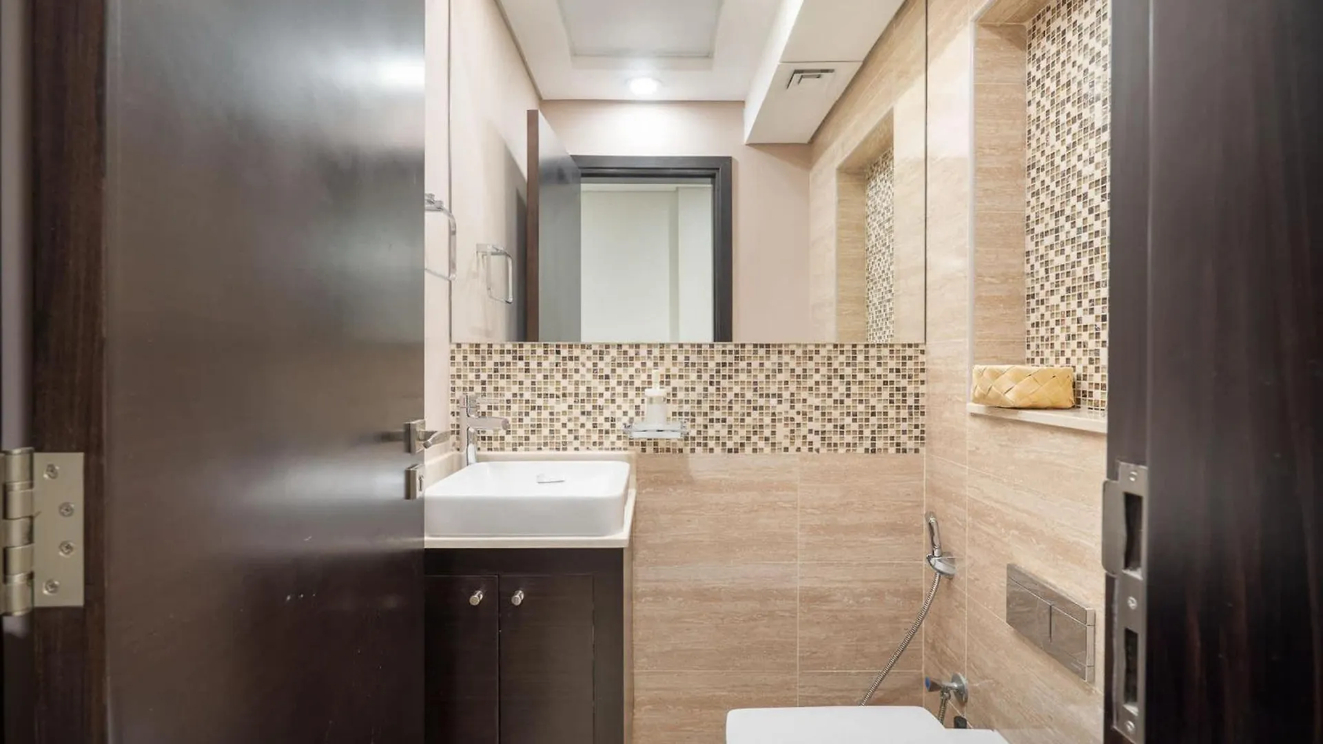Absolutely Stunning 3 Bedroom Apartment In Downtown Dubai