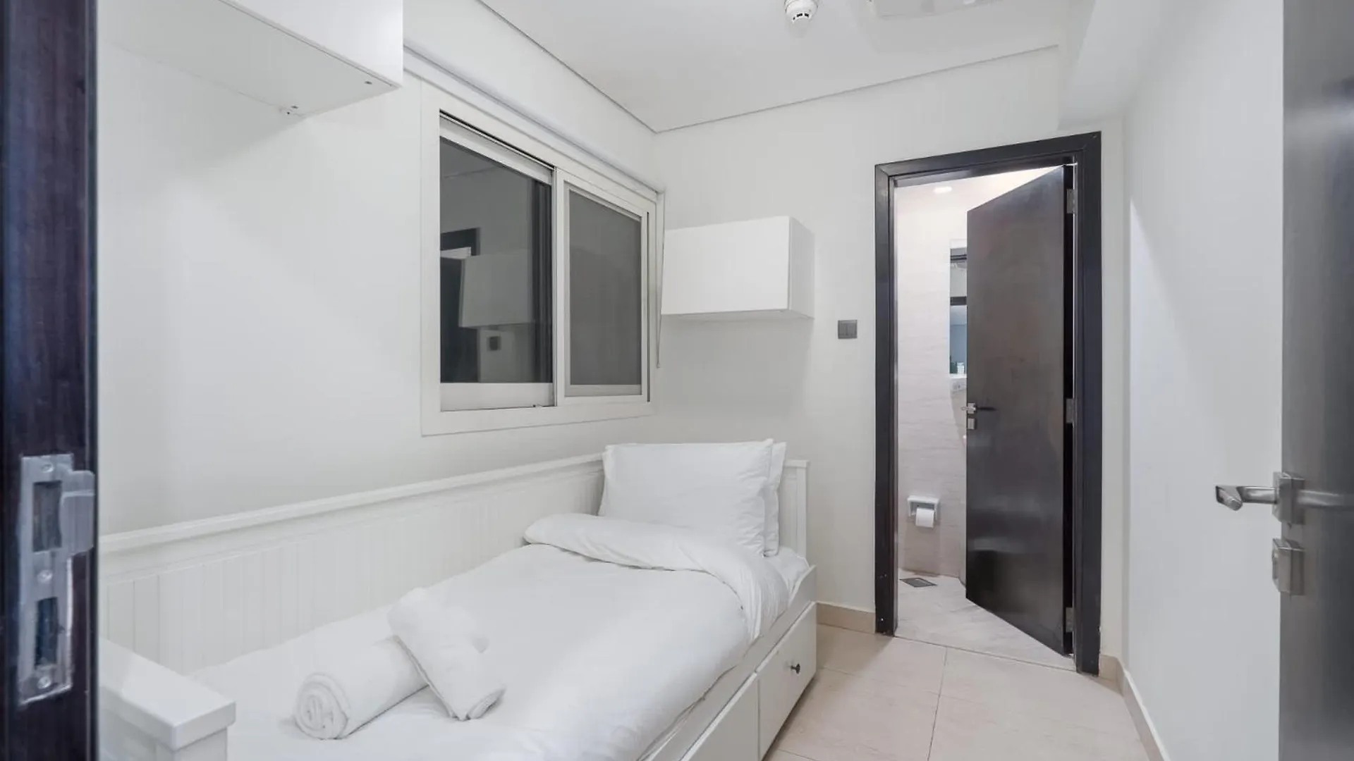 Absolutely Stunning 3 Bedroom Apartment In Downtown 迪拜 0*,